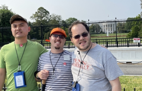 Highlight Vacations travelers standing in front of the White House