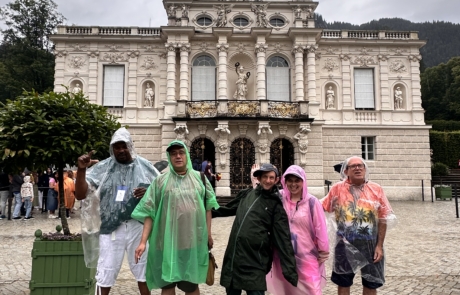 The group in front of Linderhof Palace